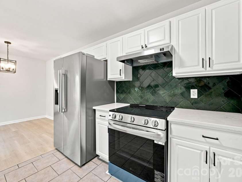 4100 Sudbury Road, Charlotte, NC 28205.  MLS# CAR4412005, YatesRealty ID 44129. 