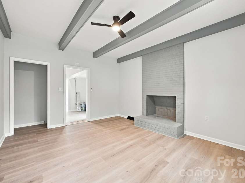 4100 Sudbury Road, Charlotte, NC 28205.  MLS# CAR4412005, YatesRealty ID 44129. 