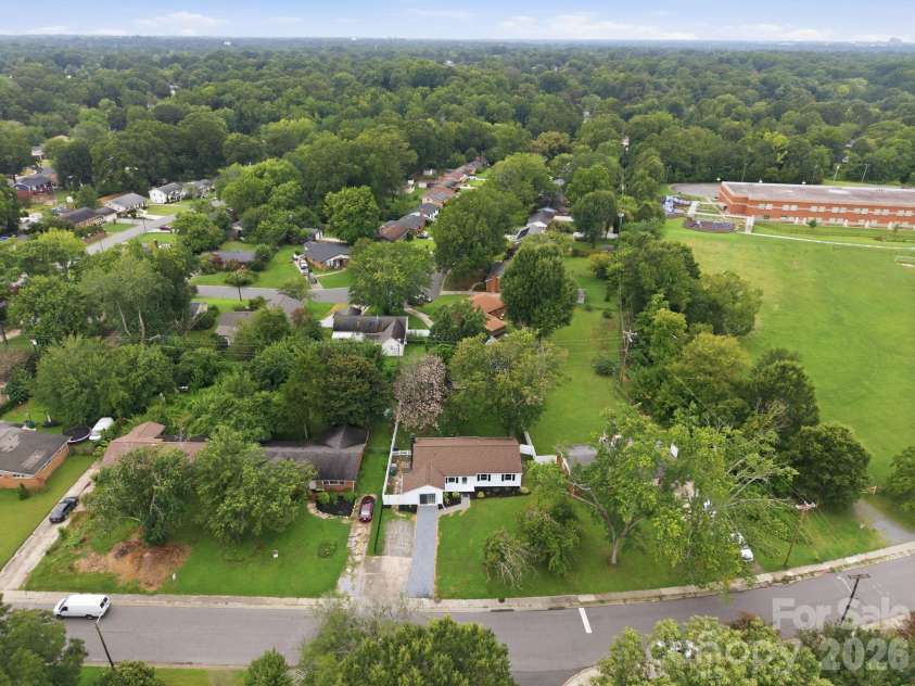 4100 Sudbury Road, Charlotte, NC 28205.  MLS# CAR4412005, YatesRealty ID 44129. 