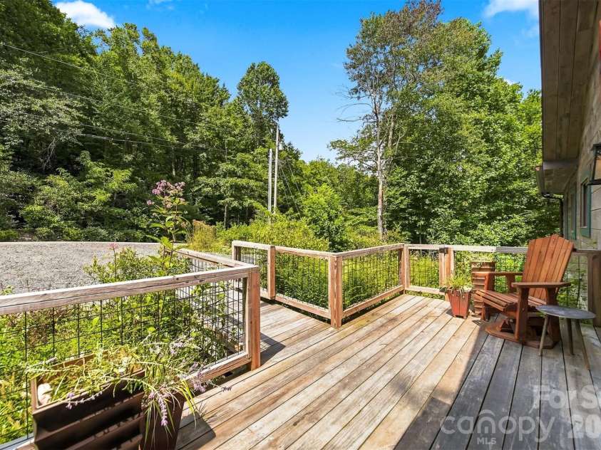 7753 Parks Mountain Drive, Newland, NC 28657.  MLS# CAR4414344, YatesRealty ID 44130. 