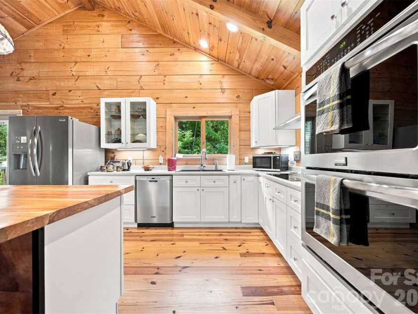 7753 Parks Mountain Drive, Newland, NC 28657.  MLS# CAR4414344, YatesRealty ID 44130. 