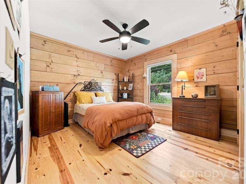 7753 Parks Mountain Drive, Newland, NC 28657.  MLS# CAR4414344, YatesRealty ID 44130. 
