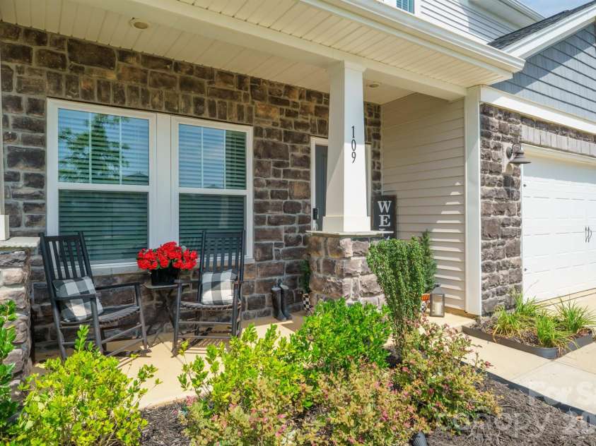 109 Drover Drive, Mooresville, NC 28115.  MLS# CAR4414628, YatesRealty ID 44134. 