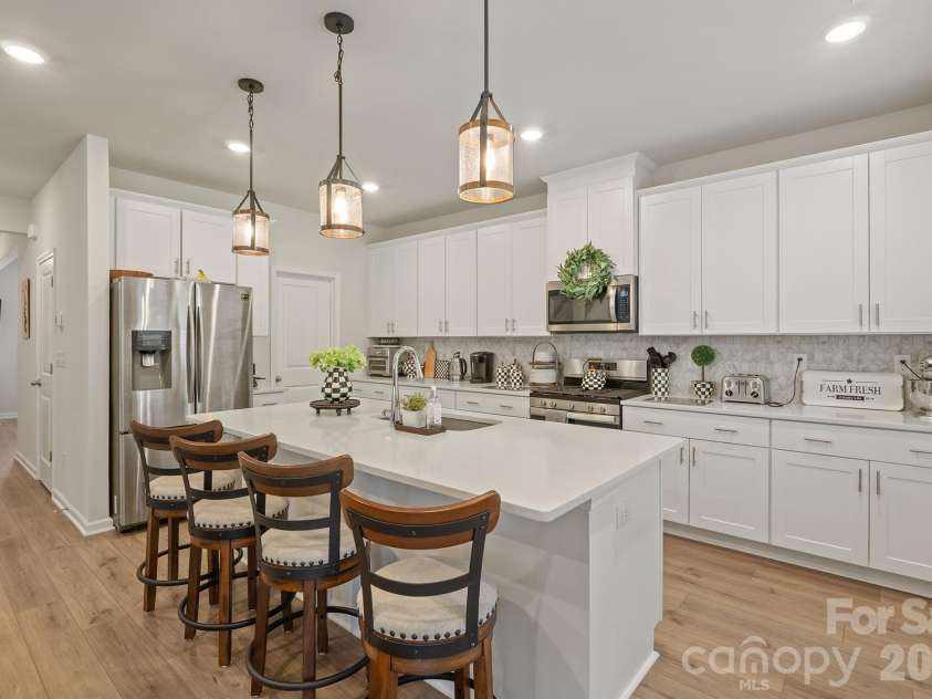 109 Drover Drive, Mooresville, NC 28115.  MLS# CAR4414628, YatesRealty ID 44134. 