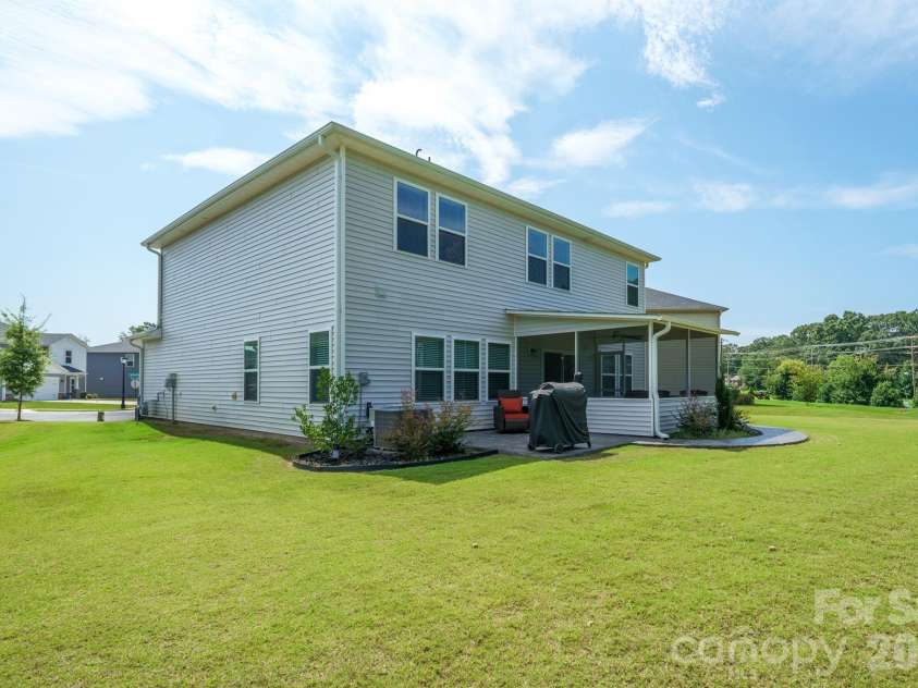 109 Drover Drive, Mooresville, NC 28115.  MLS# CAR4414628, YatesRealty ID 44134. 