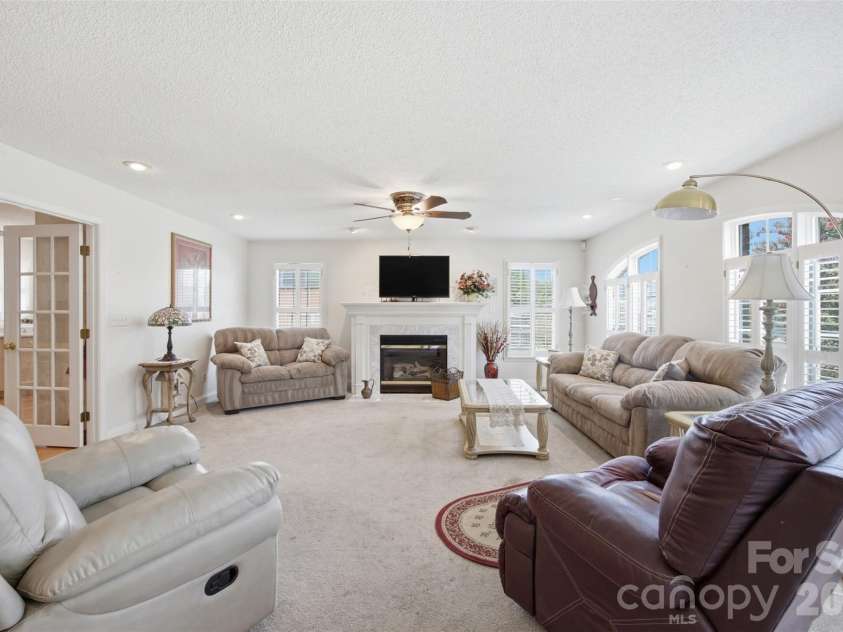 211 Peachtree Street, Belmont, NC 28012.  MLS# CAR4413887, YatesRealty ID 44136. 