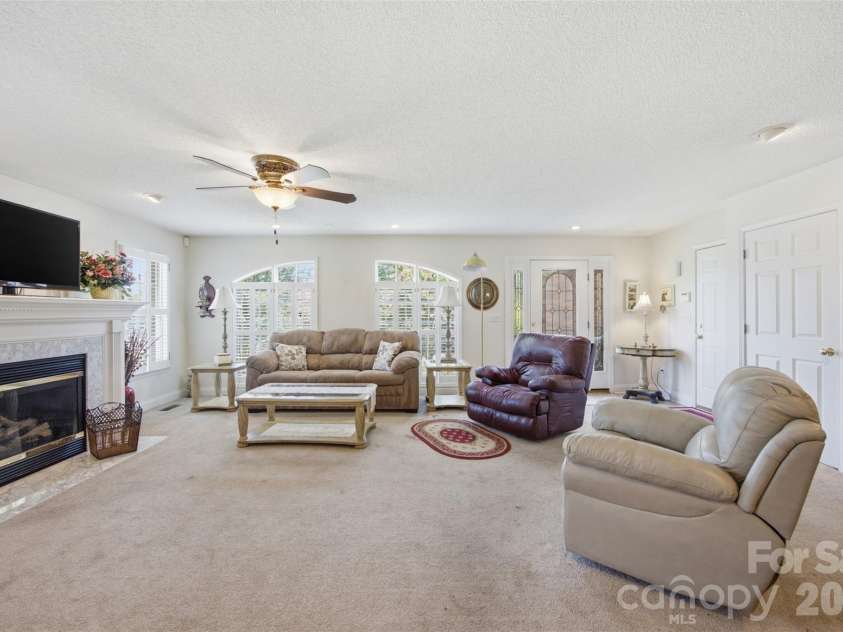 211 Peachtree Street, Belmont, NC 28012.  MLS# CAR4413887, YatesRealty ID 44136. 
