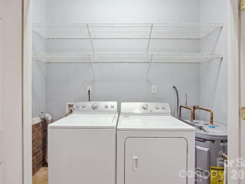 211 Peachtree Street, Belmont, NC 28012.  MLS# CAR4413887, YatesRealty ID 44136. 