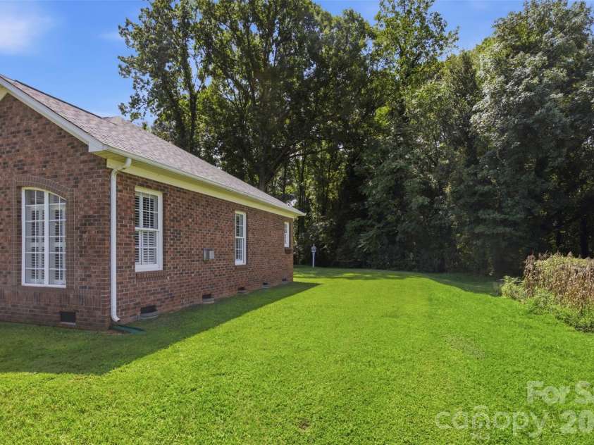 211 Peachtree Street, Belmont, NC 28012.  MLS# CAR4413887, YatesRealty ID 44136. 