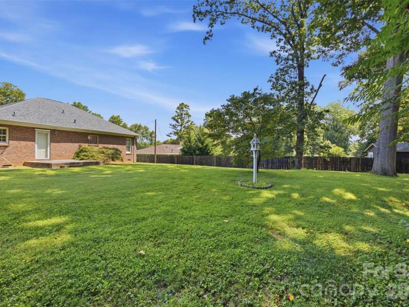 211 Peachtree Street, Belmont, NC 28012.  MLS# CAR4413887, YatesRealty ID 44136. 