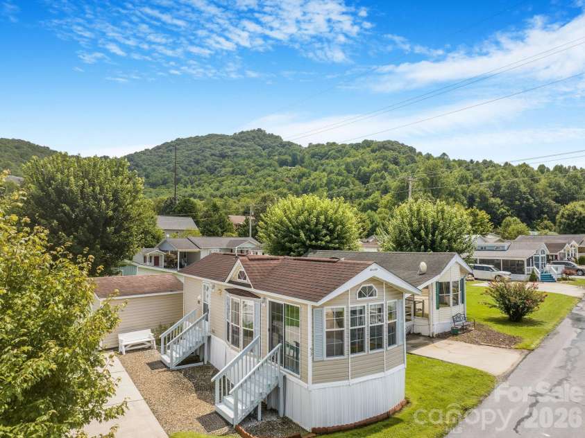 53 Strollers Lane, Waynesville, NC 28785.  MLS# CAR4413806, YatesRealty ID 44137. 