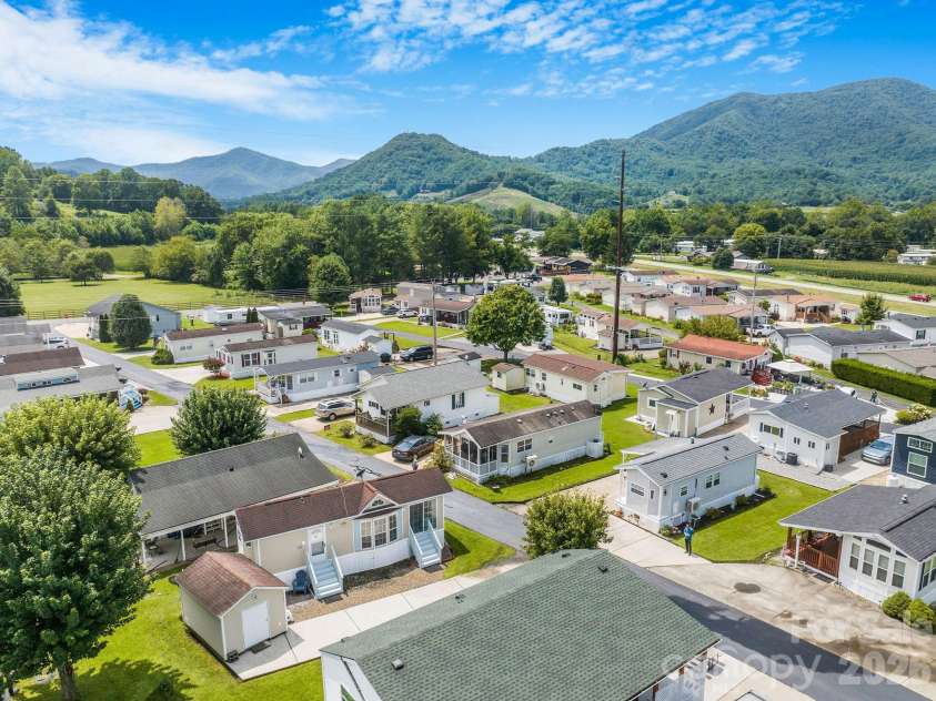 53 Strollers Lane, Waynesville, NC 28785.  MLS# CAR4413806, YatesRealty ID 44137. 