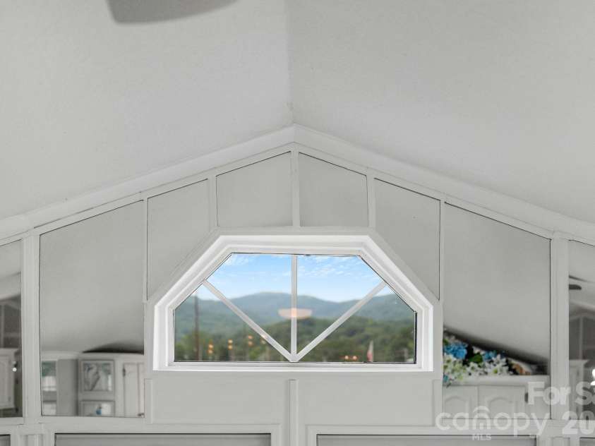 53 Strollers Lane, Waynesville, NC 28785.  MLS# CAR4413806, YatesRealty ID 44137. 