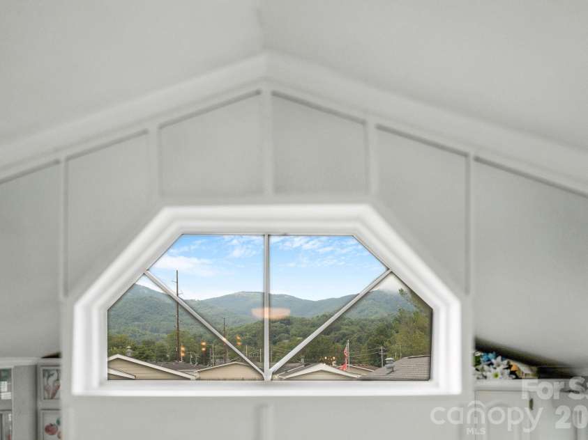 53 Strollers Lane, Waynesville, NC 28785.  MLS# CAR4413806, YatesRealty ID 44137. 