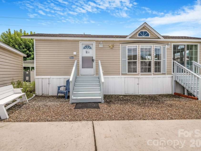 53 Strollers Lane, Waynesville, NC 28785.  MLS# CAR4413806, YatesRealty ID 44137. 