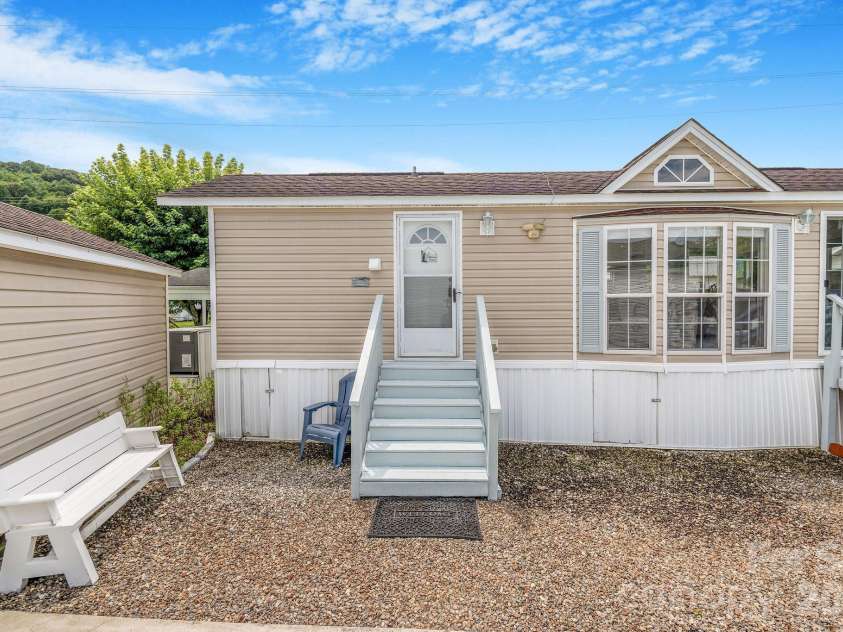 53 Strollers Lane, Waynesville, NC 28785.  MLS# CAR4413806, YatesRealty ID 44137. 