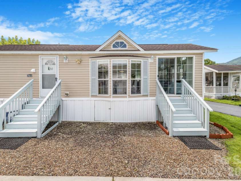 53 Strollers Lane, Waynesville, NC 28785.  MLS# CAR4413806, YatesRealty ID 44137. 