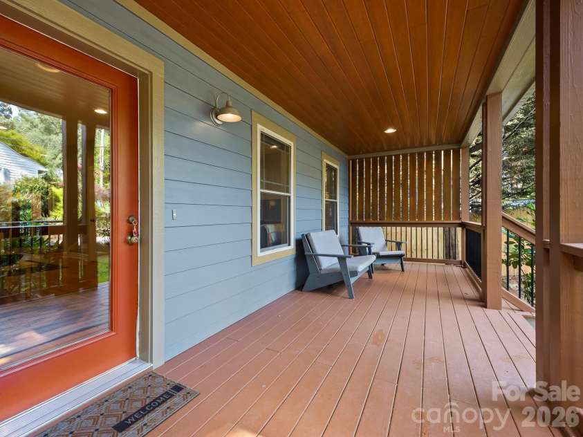 56 Harvard Place, Asheville, NC 28806.  MLS# CAR4412947, YatesRealty ID 44139. 