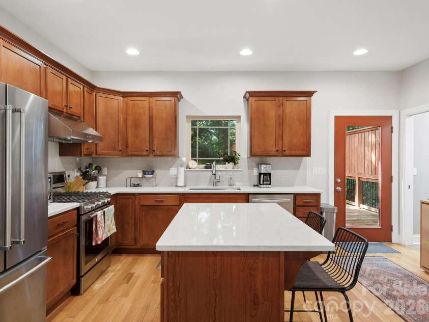 56 Harvard Place, Asheville, NC 28806.  MLS# CAR4412947, YatesRealty ID 44139. 