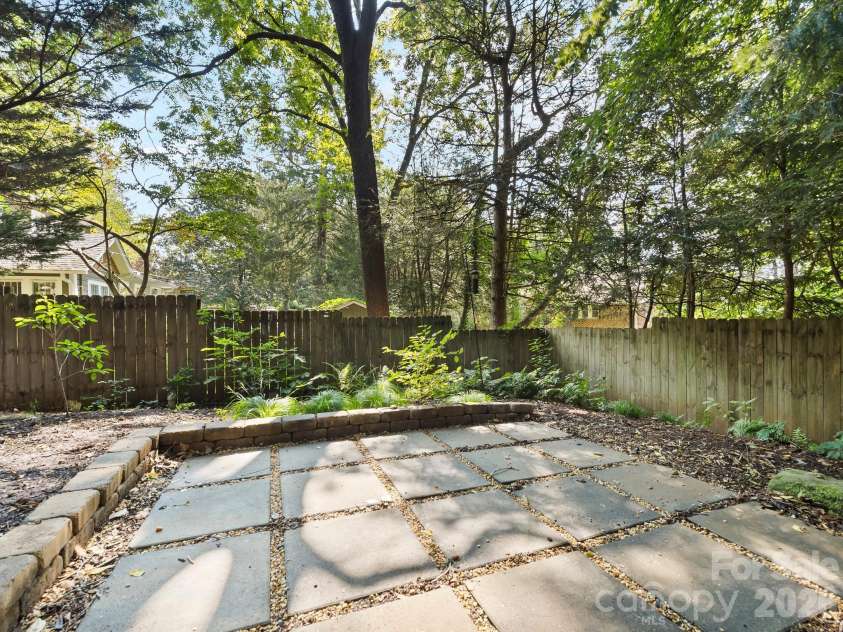 56 Harvard Place, Asheville, NC 28806.  MLS# CAR4412947, YatesRealty ID 44139. 