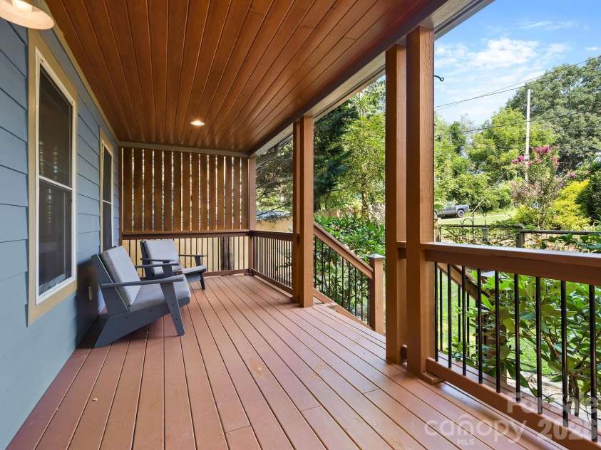 56 Harvard Place, Asheville, NC 28806.  MLS# CAR4412947, YatesRealty ID 44139. 
