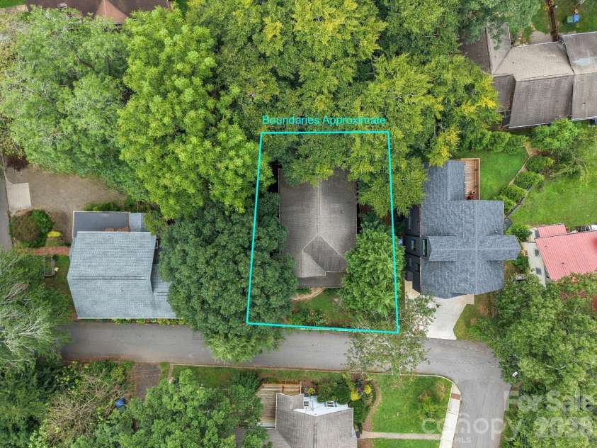 56 Harvard Place, Asheville, NC 28806.  MLS# CAR4412947, YatesRealty ID 44139. 