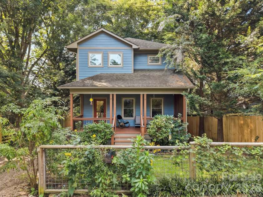 56 Harvard Place, Asheville, NC 28806.  MLS# CAR4412947, YatesRealty ID 44139. 