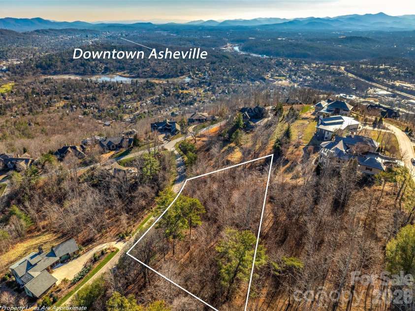 167 Summit Tower Circle, Asheville, NC 28804.  MLS# CAR4355240, YatesRealty ID 4414. 