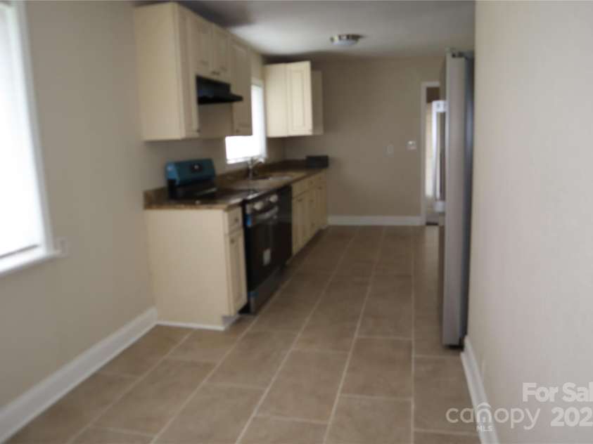 1703 Tyvola Road, Charlotte, NC 28210.  MLS# CAR4291338, YatesRealty ID 4414. 