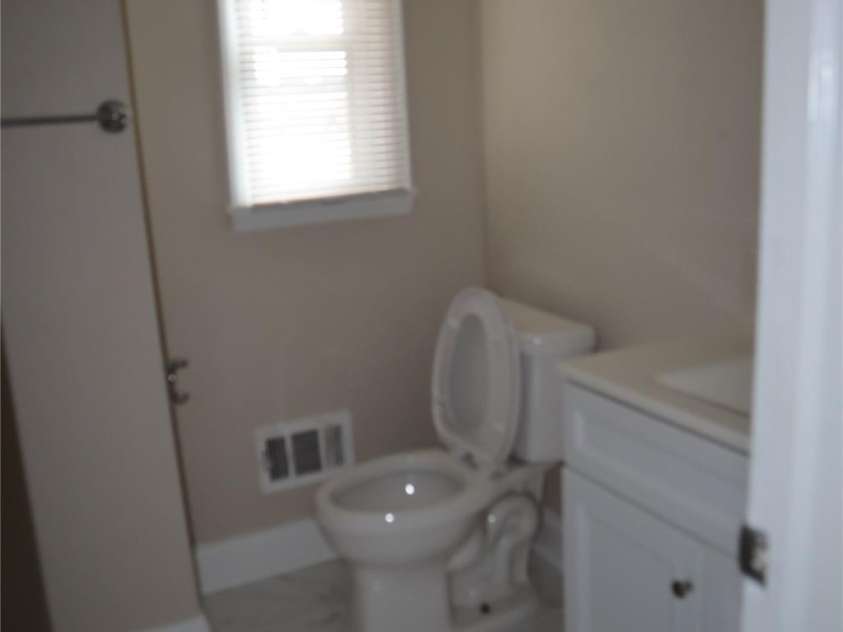 1703 Tyvola Road, Charlotte, NC 28210.  MLS# CAR4291338, YatesRealty ID 4414. 