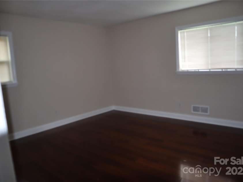 1703 Tyvola Road, Charlotte, NC 28210.  MLS# CAR4291338, YatesRealty ID 4414. 