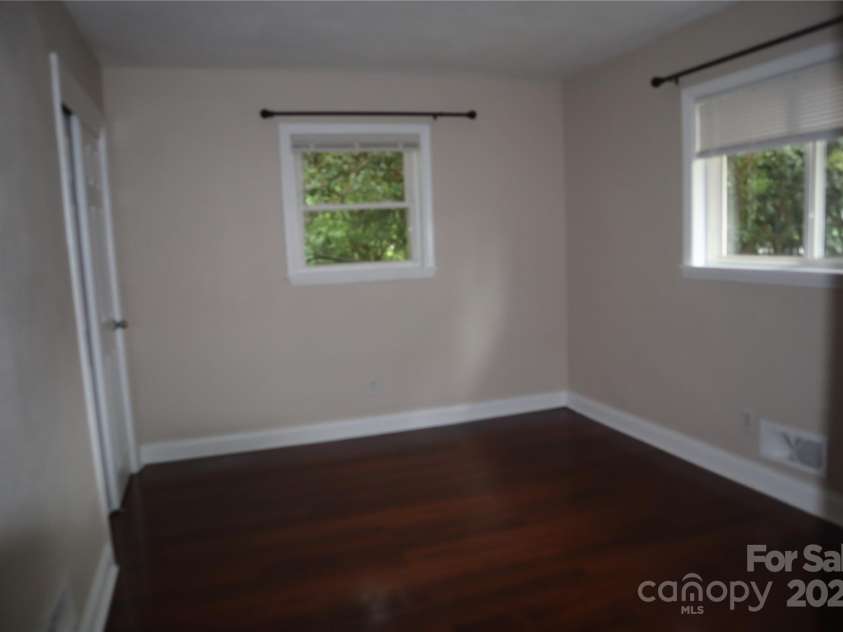 1703 Tyvola Road, Charlotte, NC 28210.  MLS# CAR4291338, YatesRealty ID 4414. 