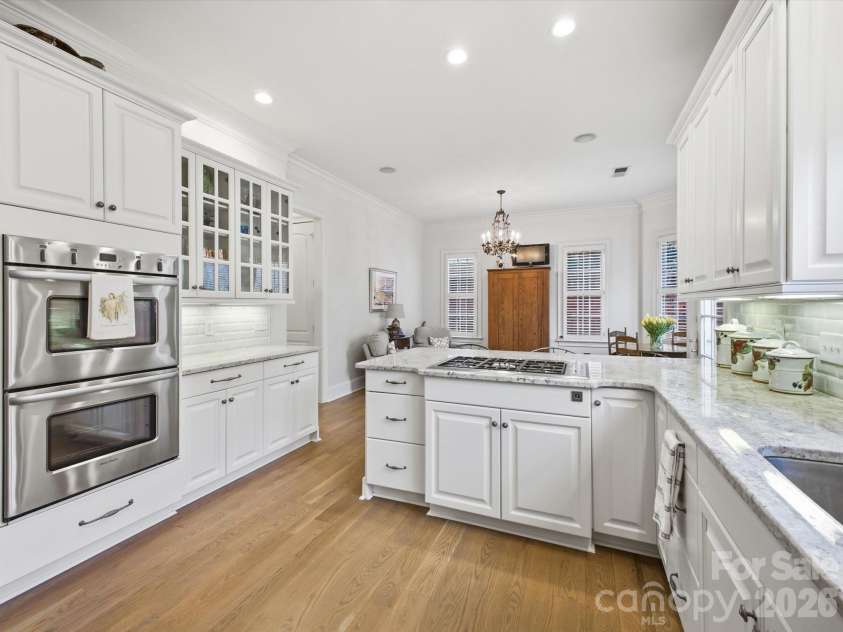 2917 Camden Park Place, Charlotte, NC 28210.  MLS# CAR4352754, YatesRealty ID 44140. Kitchen