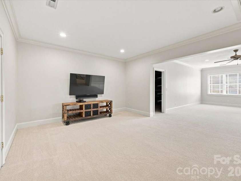 2917 Camden Park Place, Charlotte, NC 28210.  MLS# CAR4352754, YatesRealty ID 44140. Large Bonus Room