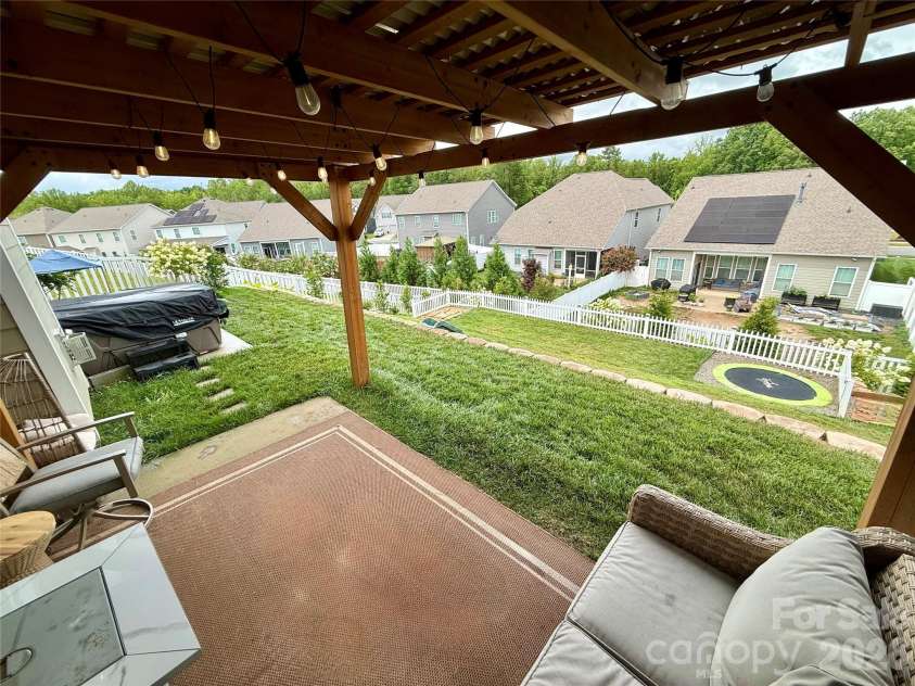 172 Longleaf Drive, Mooresville, NC 28117.  MLS# CAR4413694, YatesRealty ID 44142. 