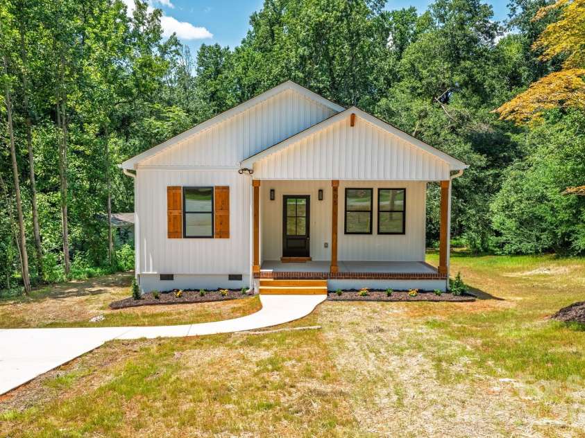 405 Hill Drive, Cherryville, NC 28021.  MLS# CAR4410967, YatesRealty ID 44144. 