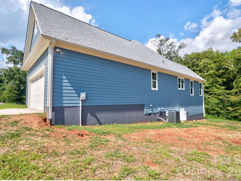 3201 Timber Run Lane, Maiden, NC 28650.  MLS# CAR4412257, YatesRealty ID 44145. 