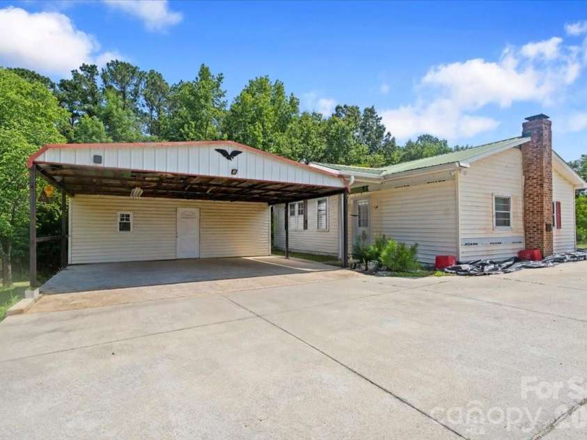 405 Watson Hill Lane, Chesterfield, SC 29709.  MLS# CAR4400349, YatesRealty ID 44147. 