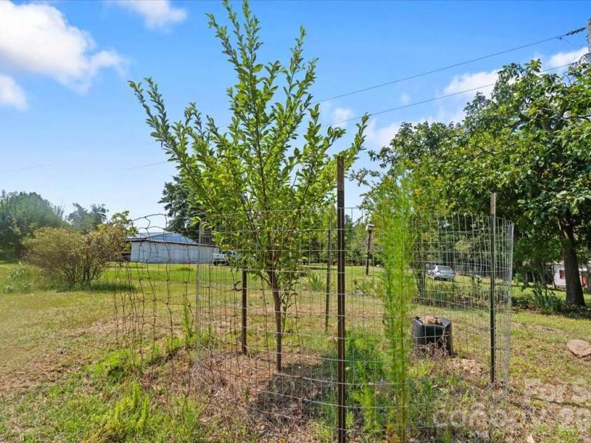405 Watson Hill Lane, Chesterfield, SC 29709.  MLS# CAR4400349, YatesRealty ID 44147. 
