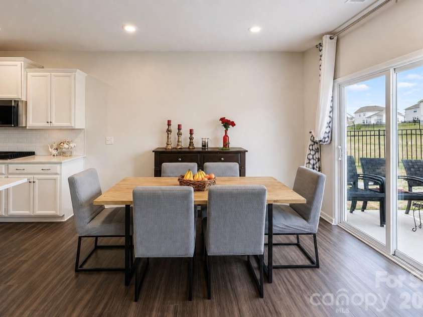355 Kennerly Center Drive, Mooresville, NC 28115.  MLS# CAR4414239, YatesRealty ID 44149. Breakfast Area