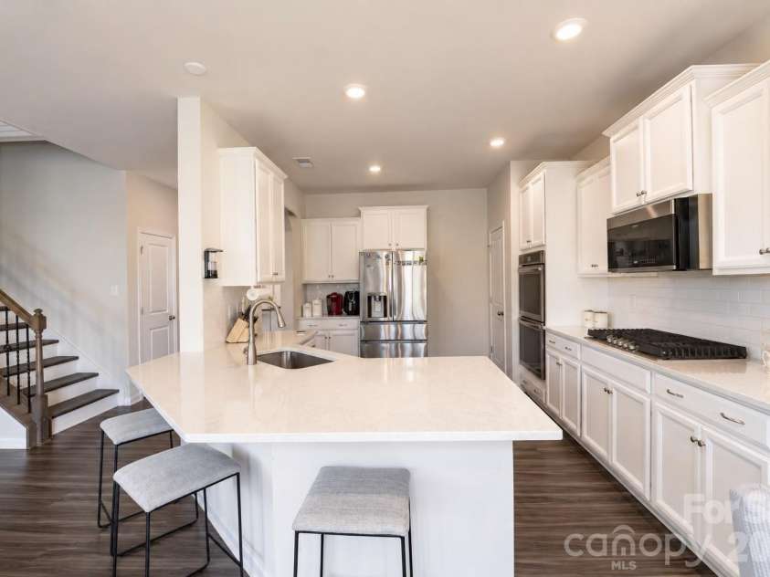355 Kennerly Center Drive, Mooresville, NC 28115.  MLS# CAR4414239, YatesRealty ID 44149. Kitchen