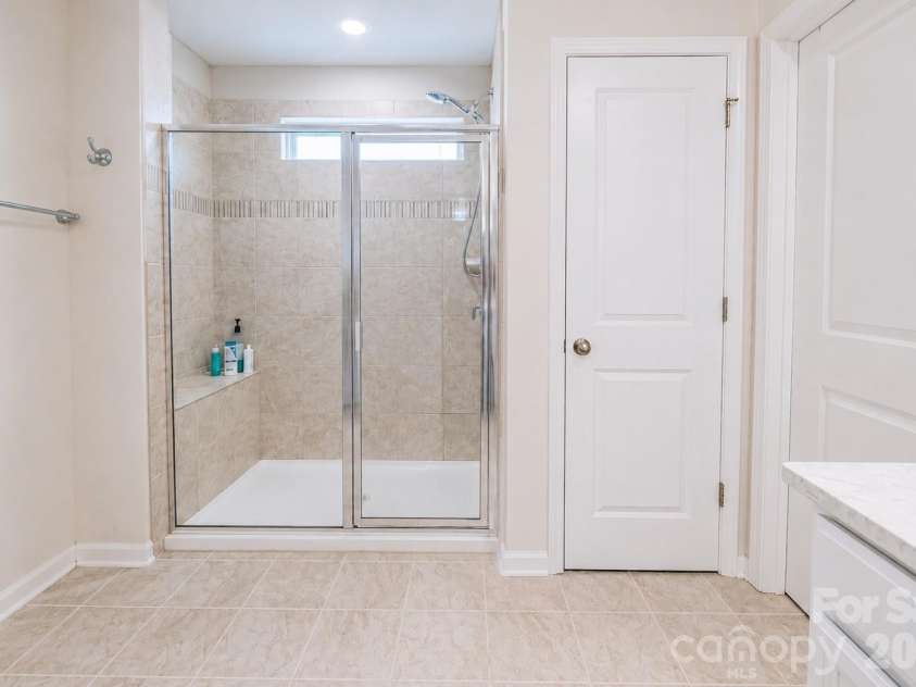 355 Kennerly Center Drive, Mooresville, NC 28115.  MLS# CAR4414239, YatesRealty ID 44149. Master Bathroom