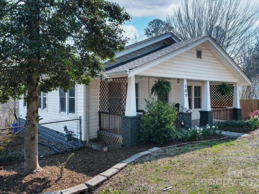 109 Rock Hill Road, Asheville, NC 28803.  MLS# CAR4242441, YatesRealty ID 4415. 