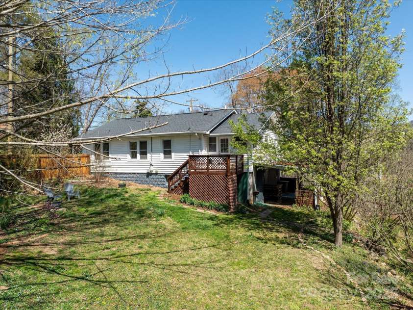 109 Rock Hill Road, Asheville, NC 28803.  MLS# CAR4242441, YatesRealty ID 4415. 