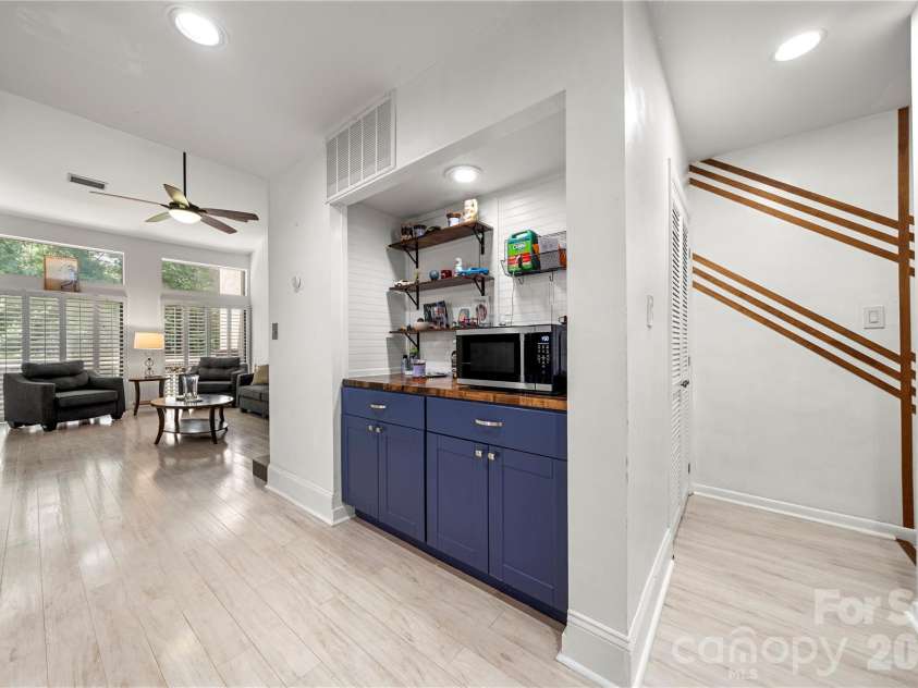 222 Riverview Terrace, Lake Wylie, SC 29710.  MLS# CAR4411366, YatesRealty ID 44151. Bar and storage opposite kitchen