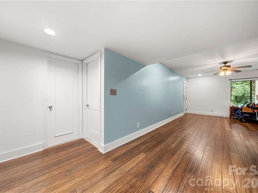 222 Riverview Terrace, Lake Wylie, SC 29710.  MLS# CAR4411366, YatesRealty ID 44151. Basement bonus room