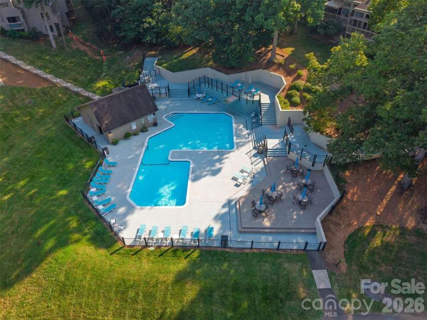 222 Riverview Terrace, Lake Wylie, SC 29710.  MLS# CAR4411366, YatesRealty ID 44151. Condos's Pool