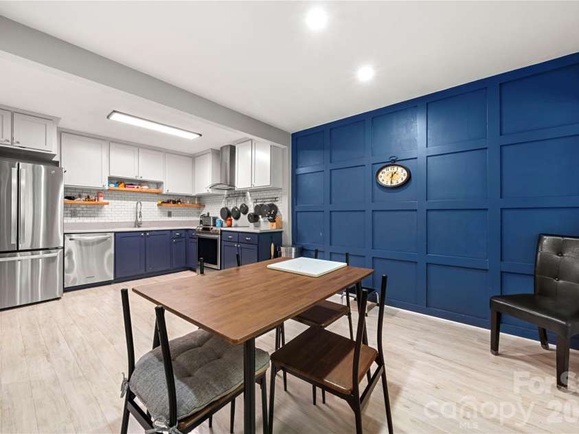 222 Riverview Terrace, Lake Wylie, SC 29710.  MLS# CAR4411366, YatesRealty ID 44151. Dining room, kitchen