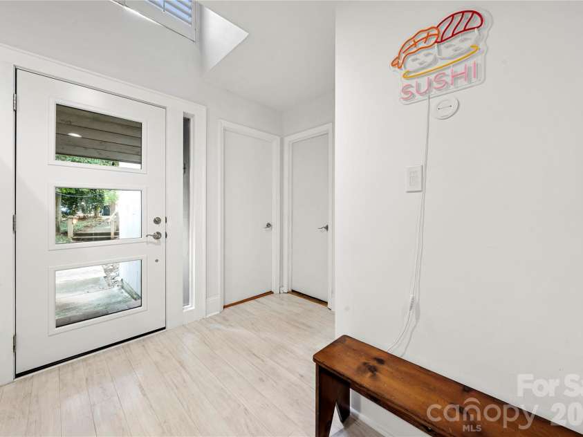 222 Riverview Terrace, Lake Wylie, SC 29710.  MLS# CAR4411366, YatesRealty ID 44151. Entry way/front door