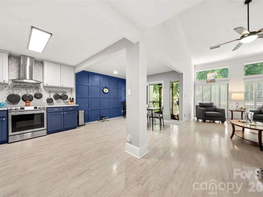 222 Riverview Terrace, Lake Wylie, SC 29710.  MLS# CAR4411366, YatesRealty ID 44151. Kitchen. dining room, living room